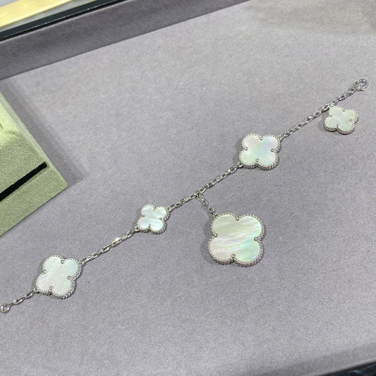 [LumiVibe]CLOVER 5 MOTIF WHITE MOP SILVER BRACELET