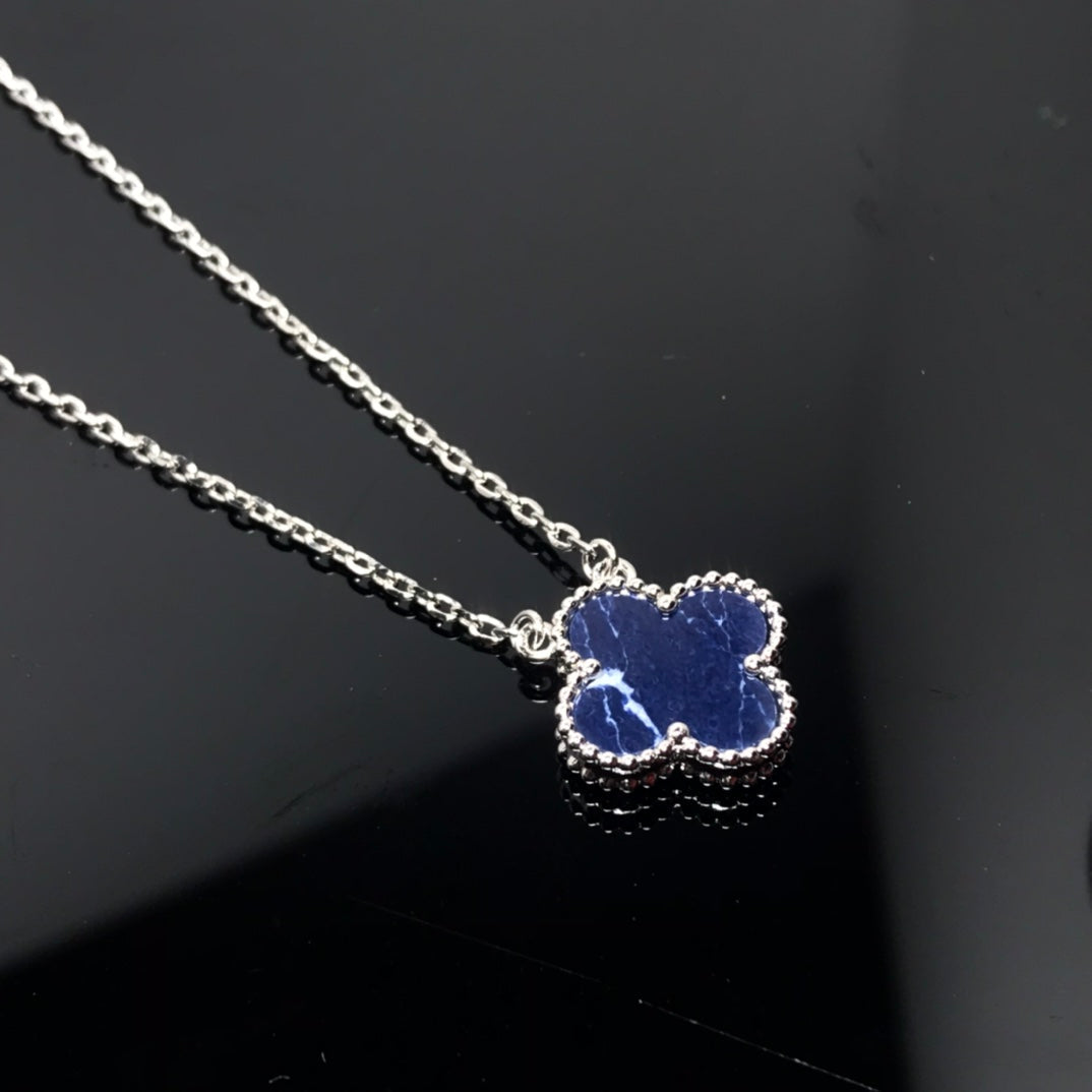 [LumiVibe]CLOVER PIETERSITE SILVER LONG NECKLACE