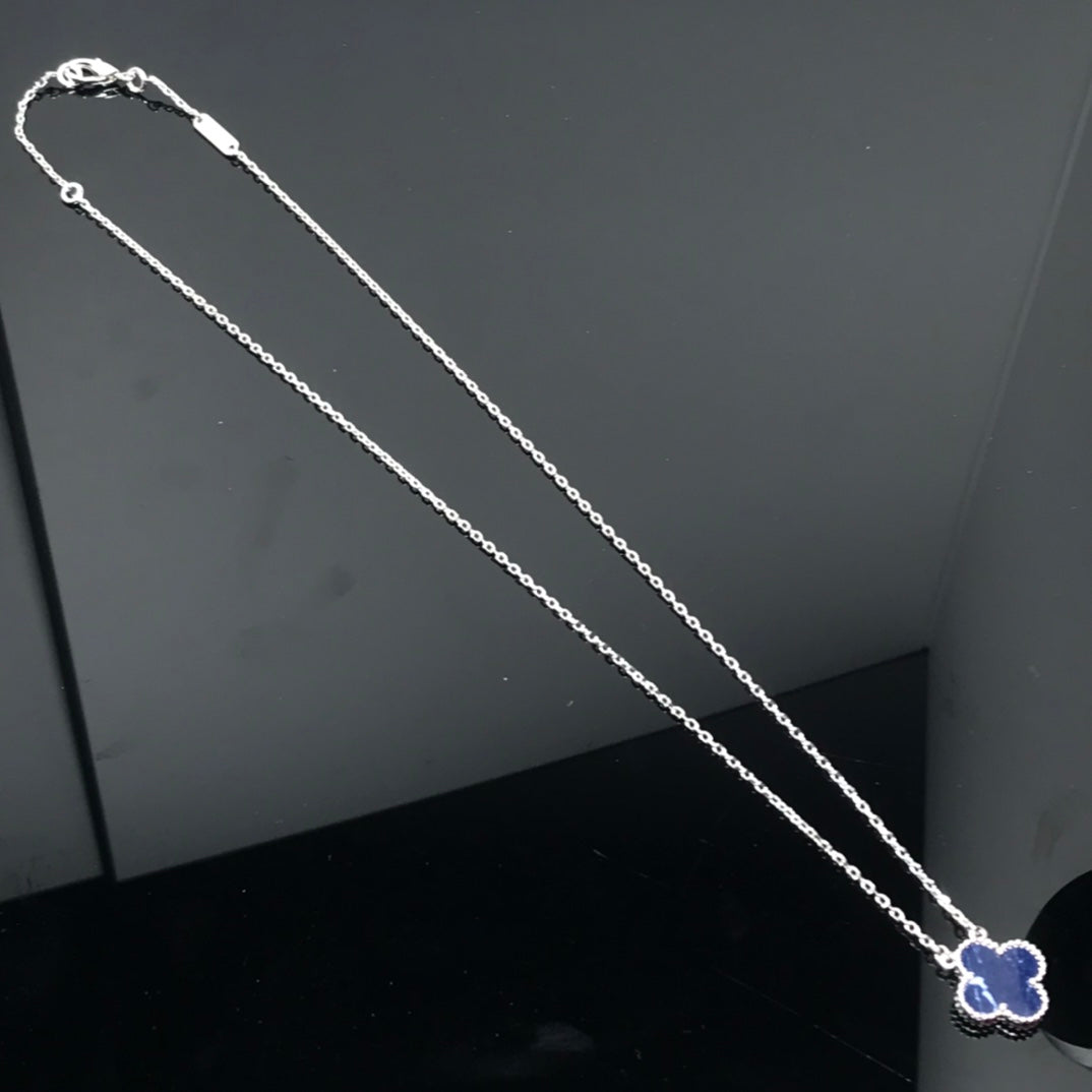 [LumiVibe]CLOVER PIETERSITE SILVER LONG NECKLACE