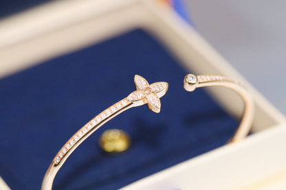 [LumiVibe]IDYLLE PINK GOLD OPEN BRACELET DIAMOND PAVED