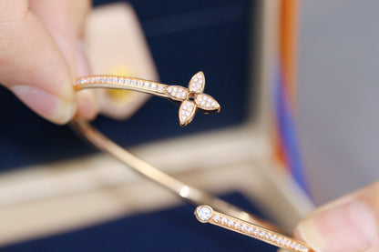 [LumiVibe]IDYLLE PINK GOLD OPEN BRACELET DIAMOND PAVED
