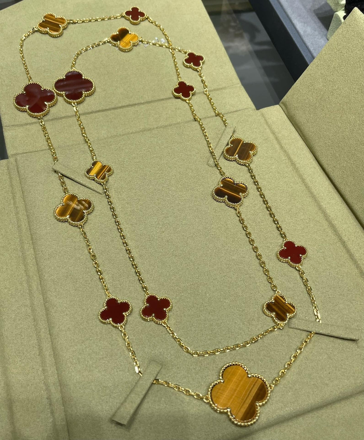 [LumiVibe]CLOVER 16 MOTIF CARNELIAN TIGER EYE ROSE GOLD NECKLACE