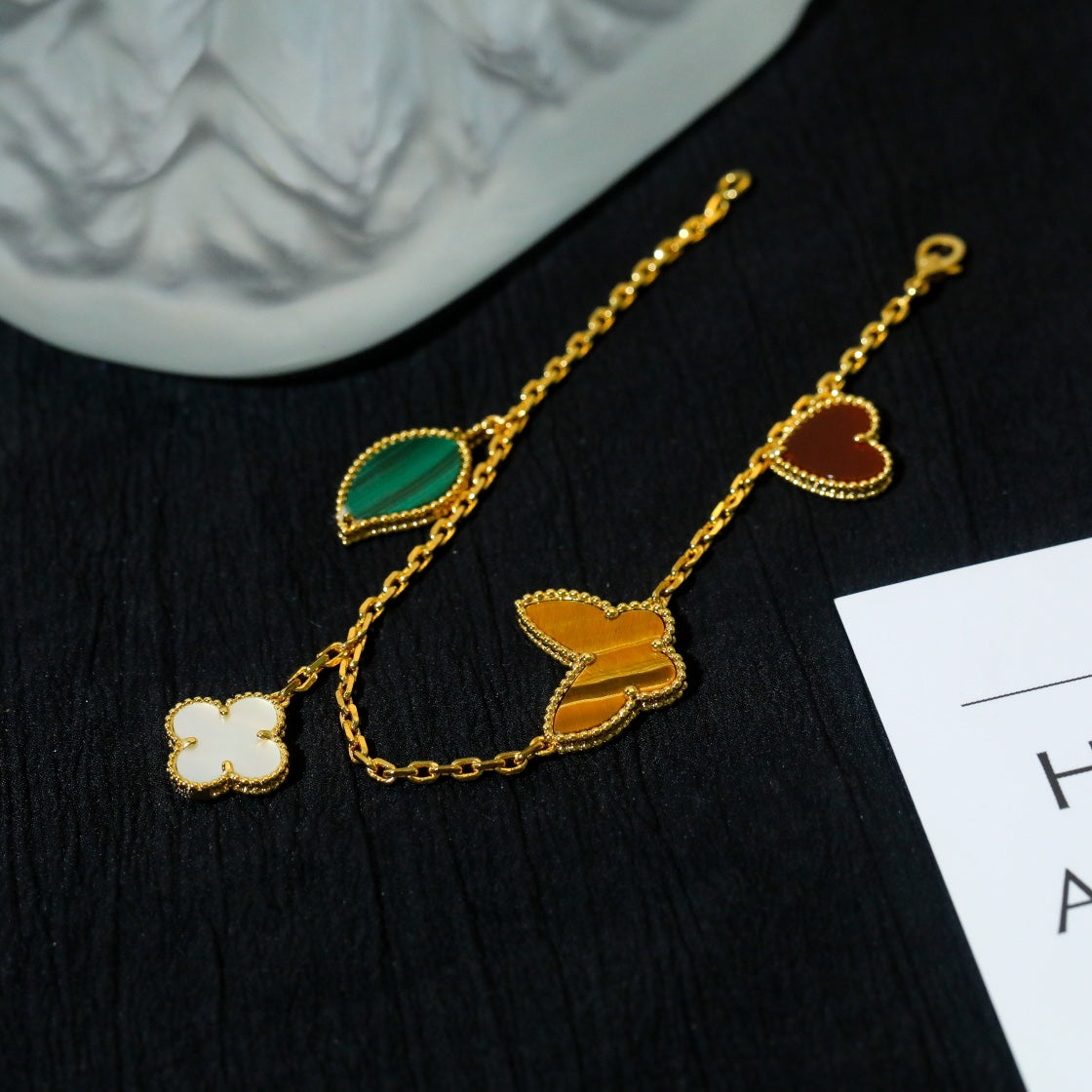 [LumiVibe]LUCKY SPRING 5 MOTIF GOLD BRACELET