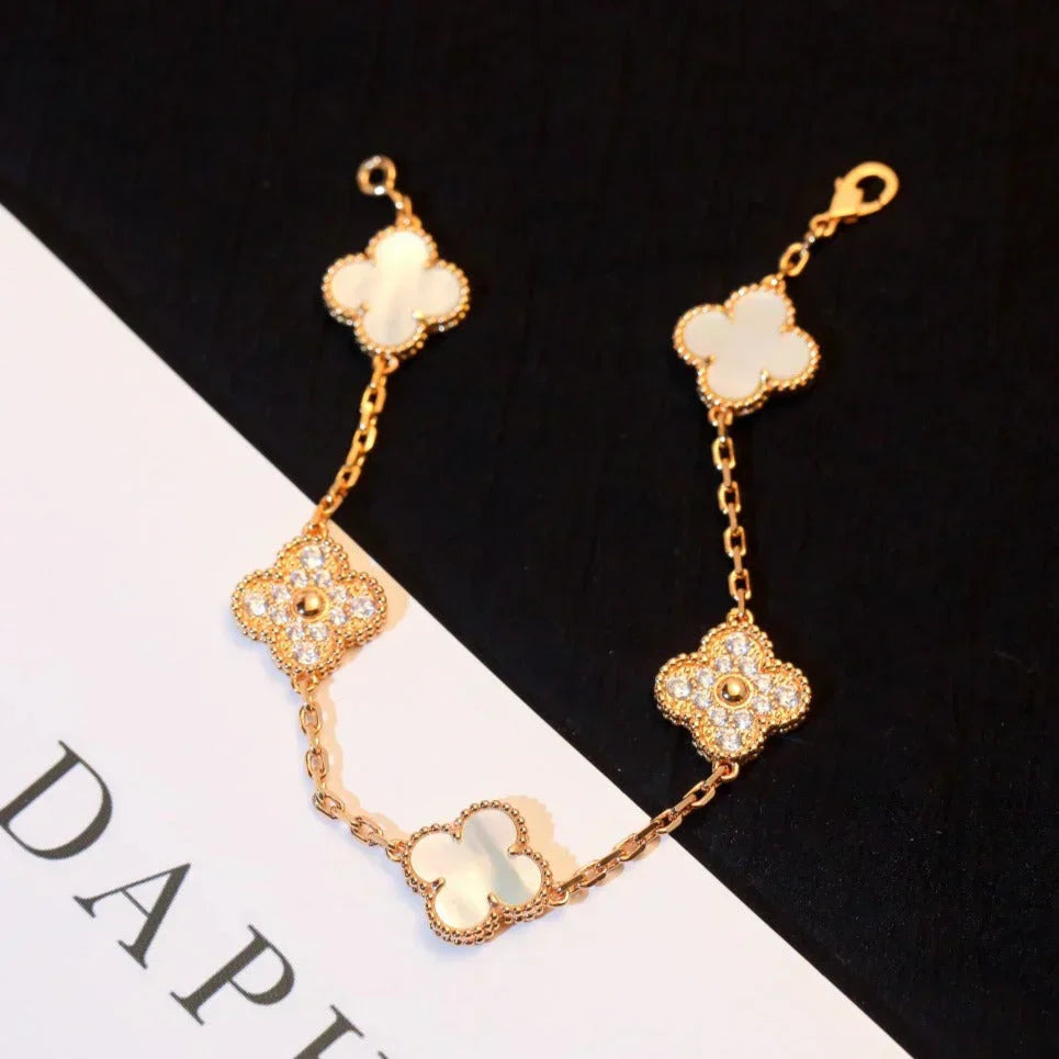 [LumiVibe]CLOVER WHITE PEARL MOP 5 MOTIF BRACELET COLLECTION