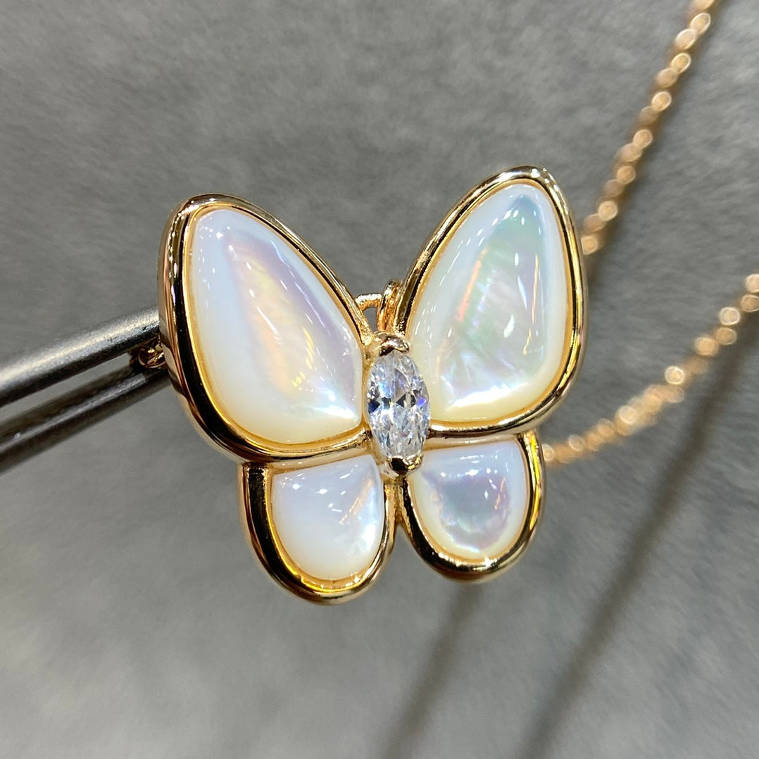 [LumiVibe]BUTTERFLY MOP DIAMOND NECKLACE