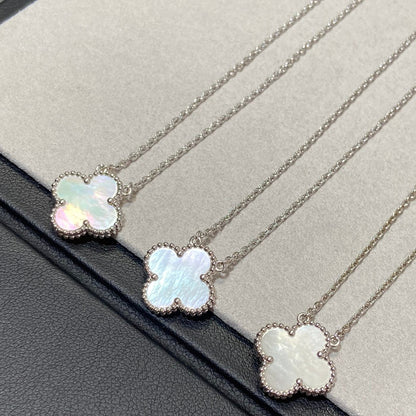 [LumiVibe]CLOVER MEDIUM SILVER WHITE MOP NECKLACE