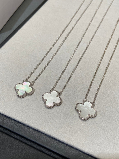 [LumiVibe]CLOVER MEDIUM SILVER WHITE MOP NECKLACE