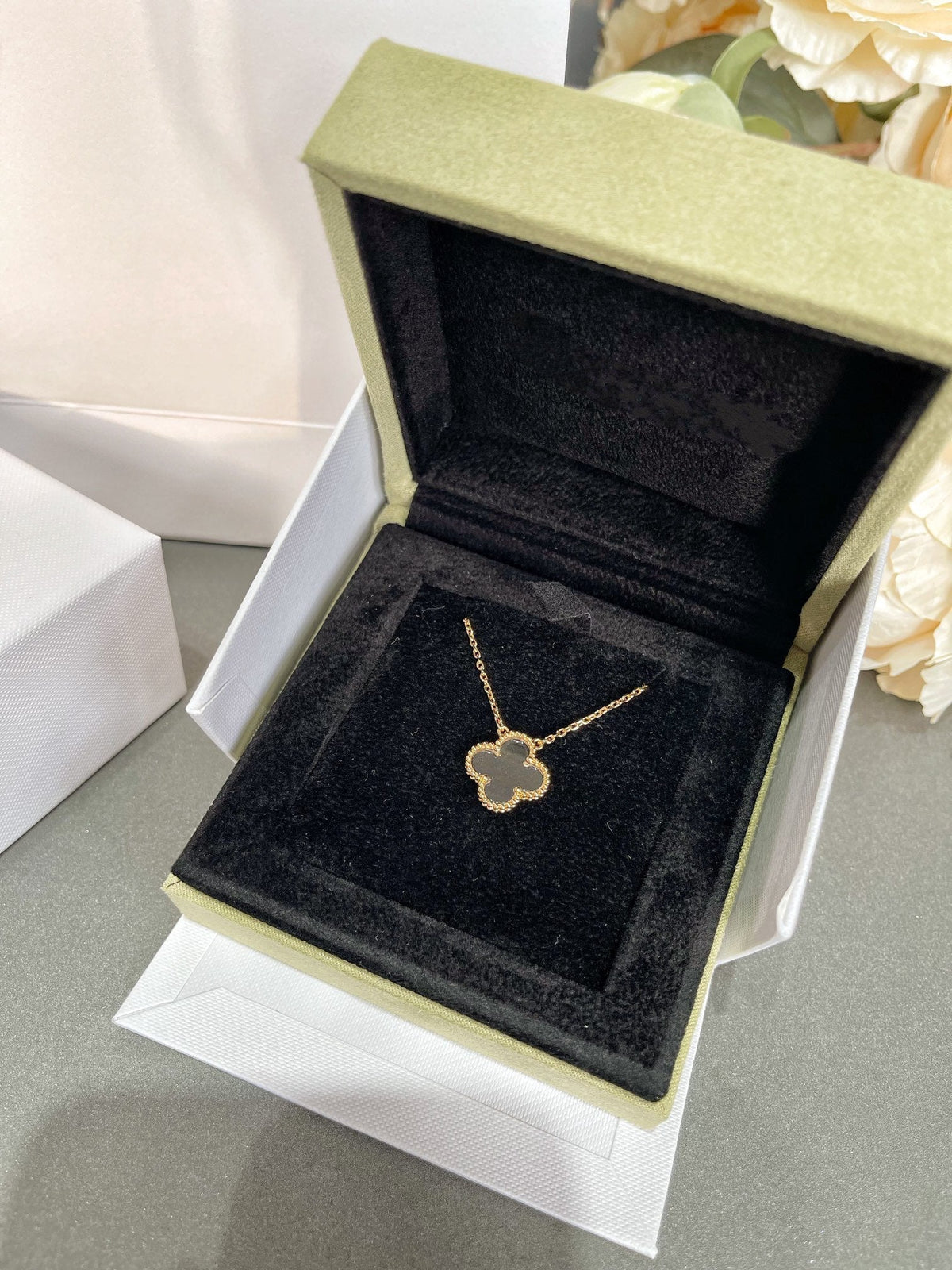 [LumiVibe]CLOVER ROCK CRYSTAL ROSE GOLD NECKLACE