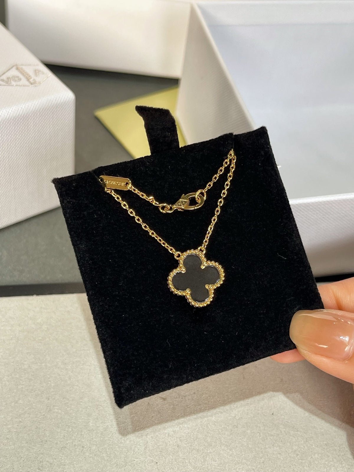 [LumiVibe]CLOVER ROCK CRYSTAL ROSE GOLD NECKLACE
