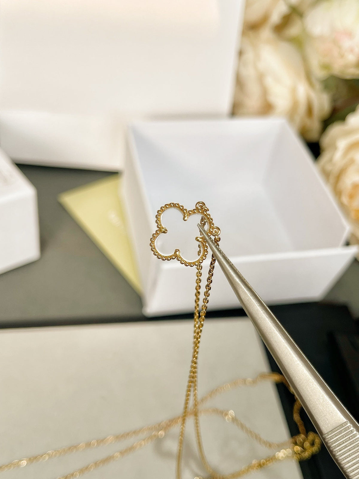 [LumiVibe]CLOVER ROCK CRYSTAL ROSE GOLD NECKLACE