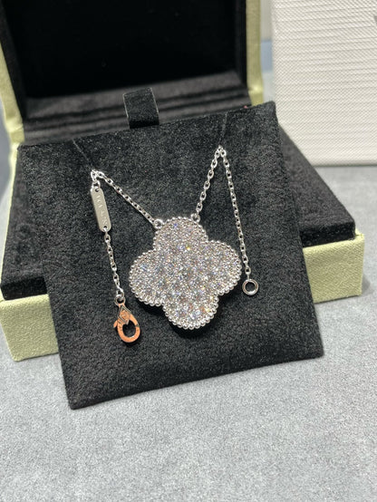[LumiVibe]CLOVER 25MM LARGE PENDANT DIAMOND PAVED SILVER NECKLACE