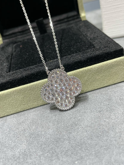 [LumiVibe]CLOVER 25MM LARGE PENDANT DIAMOND PAVED SILVER NECKLACE