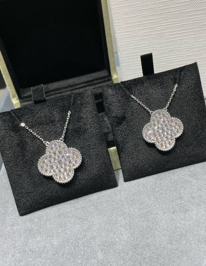 [LumiVibe]CLOVER 25MM LARGE PENDANT DIAMOND PAVED SILVER NECKLACE