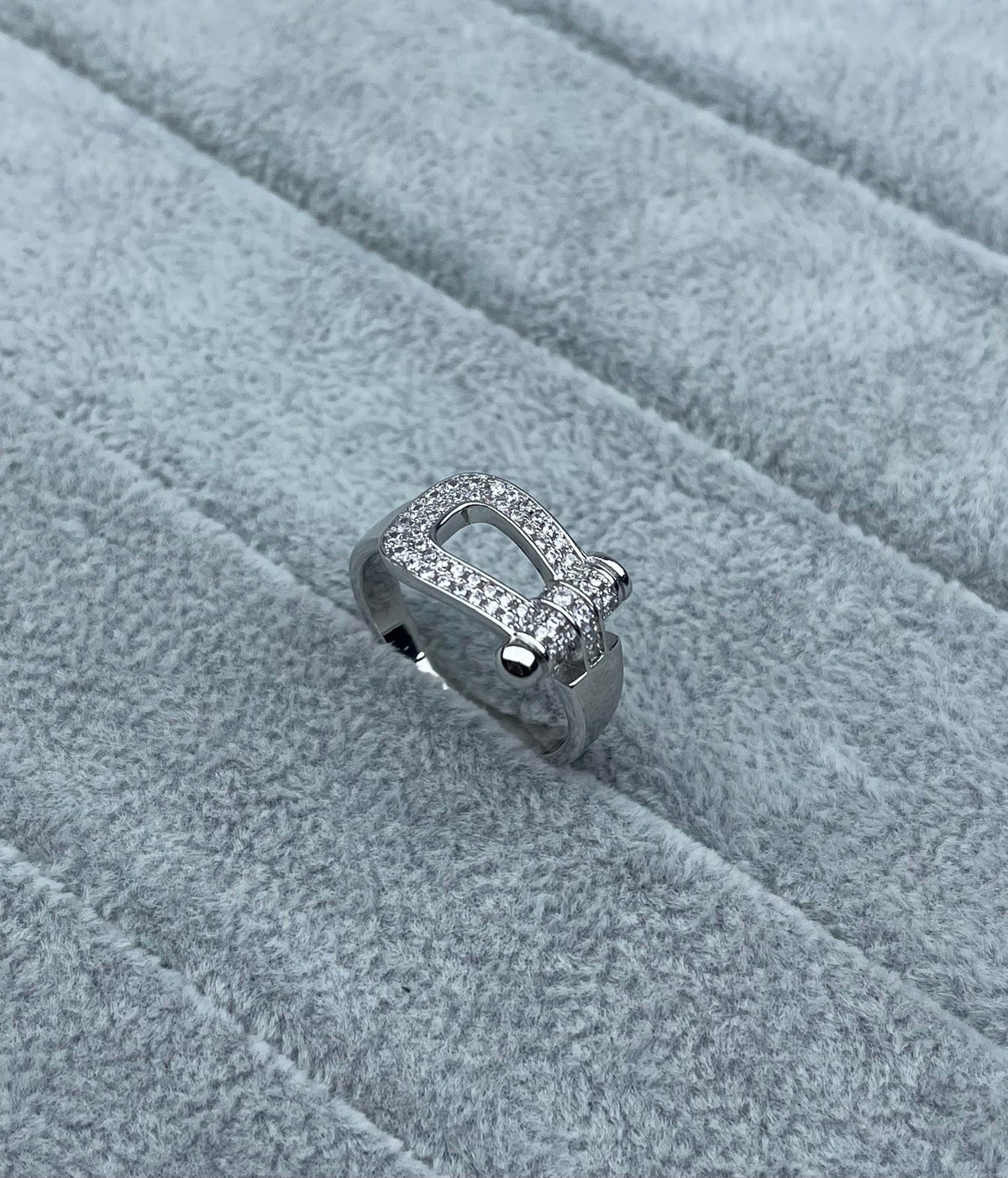 [LumiVibe]Wide Hoof-Shaped Diamond-Studded Ring