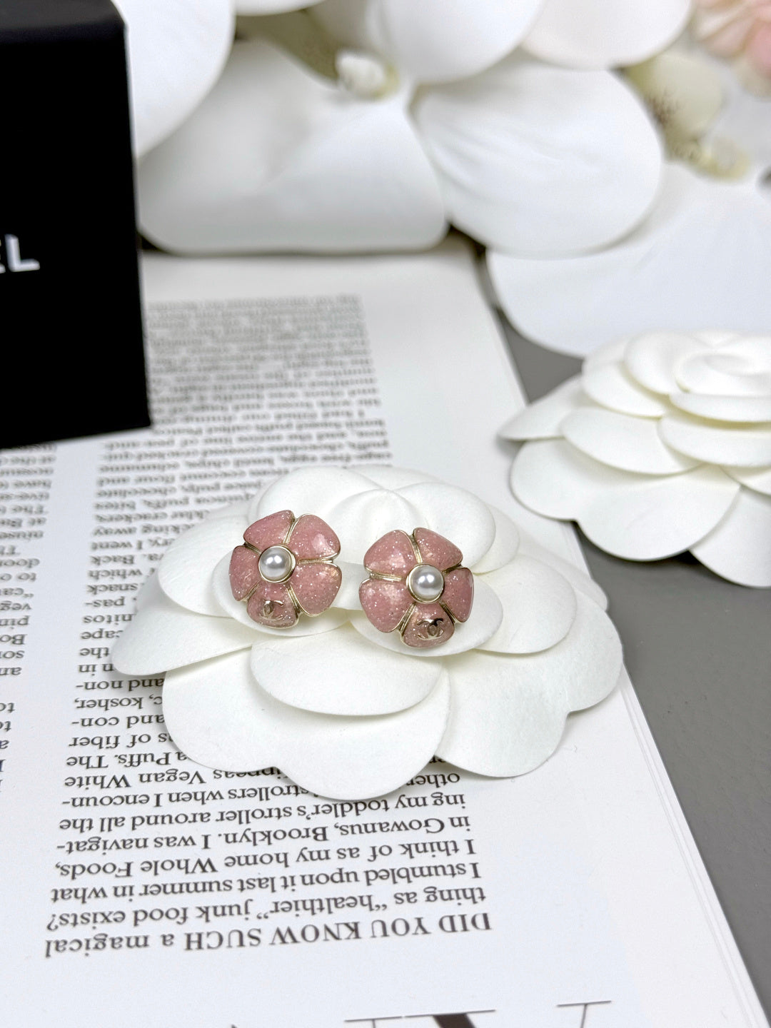 [LumiVibe]26C Pink Camellia Pearl Enamel Stud Earrings