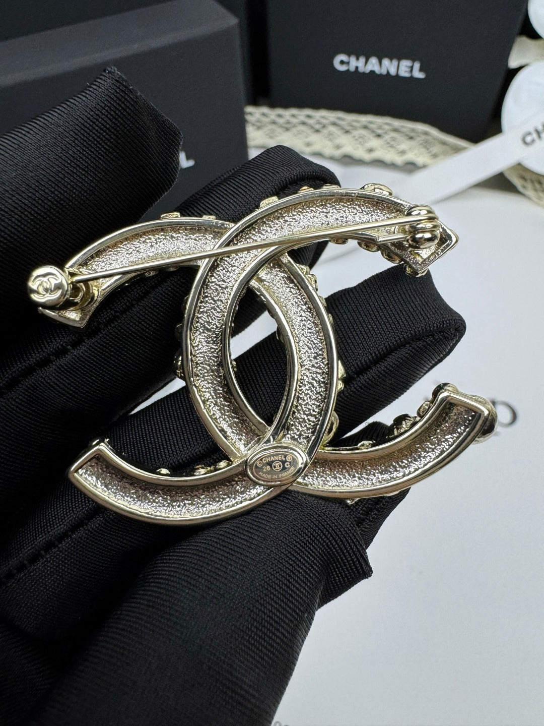 [LumiVibe]26C Pink-White Enamel Ice Cream Cone Double C Brooch