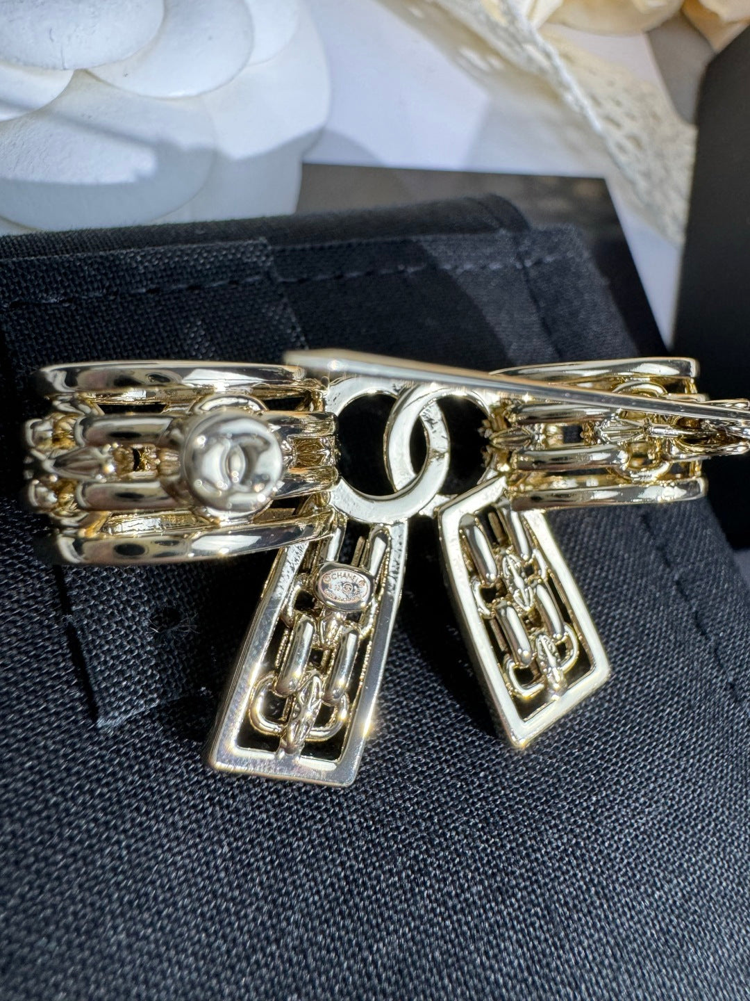 [LumiVibe]25K Hollow Bow Brooch