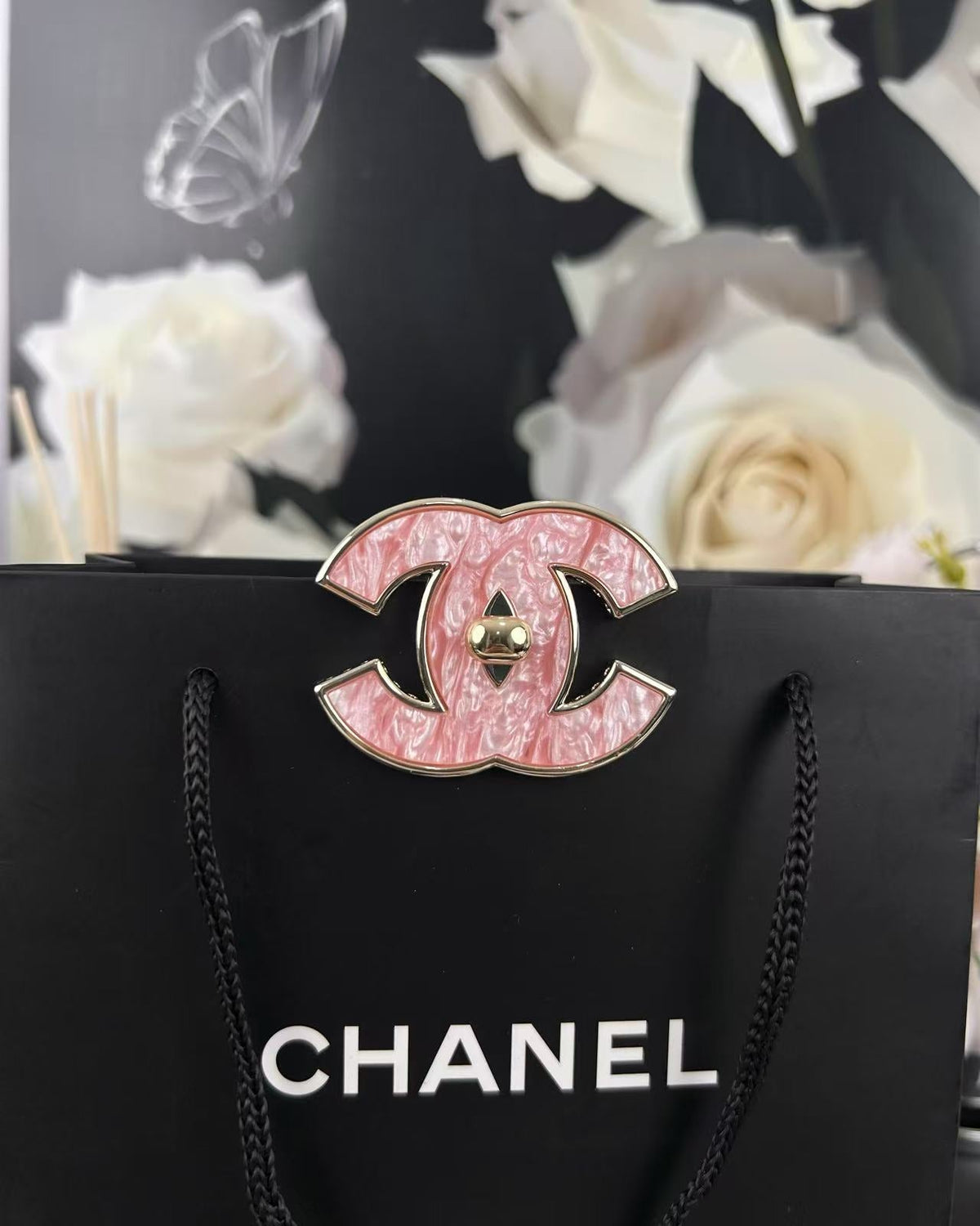 [LumiVibe]Pink Resin Classic Brooch 5cm