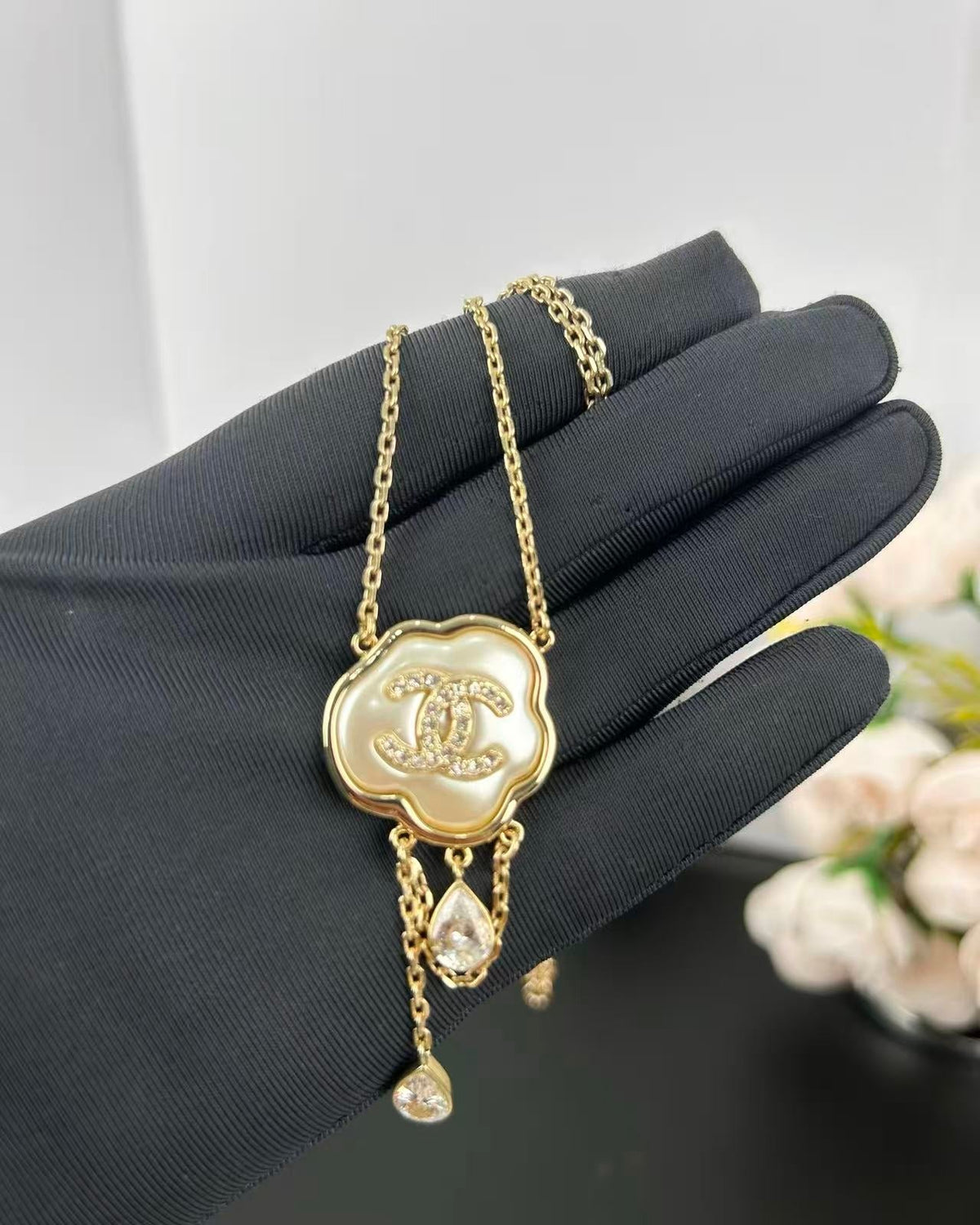[LumiVibe]Cloud Pearl Mother-of-Pearl Diamond Chain Pendant Necklace