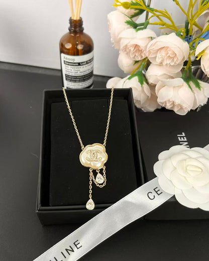 [LumiVibe]Cloud Pearl Mother-of-Pearl Diamond Chain Pendant Necklace