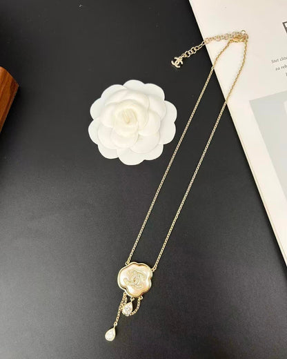 [LumiVibe]Cloud Pearl Mother-of-Pearl Diamond Chain Pendant Necklace