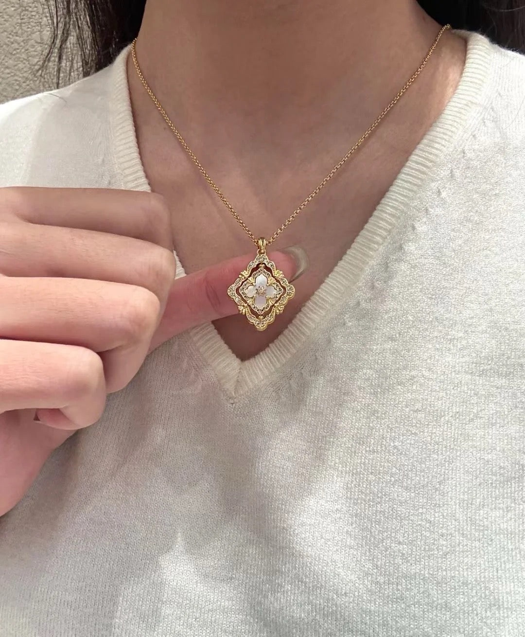 [LumiVibe] B.C.L ENAMEL ROTATING SINGLE-DIAMOND NECKLACE（Various colors）