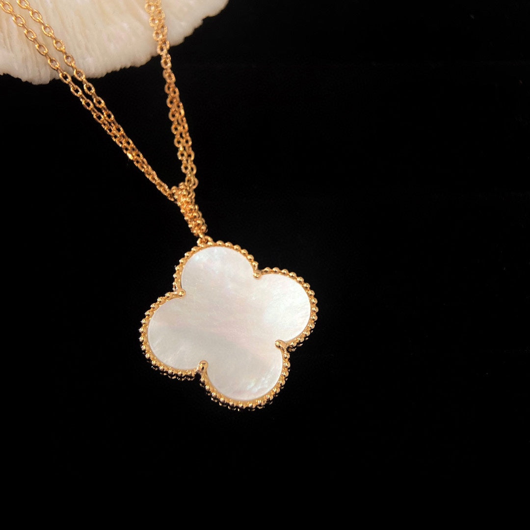 [LumiVibe]CLOVER 25MM MOP LARGE PENDANT NECKLACE