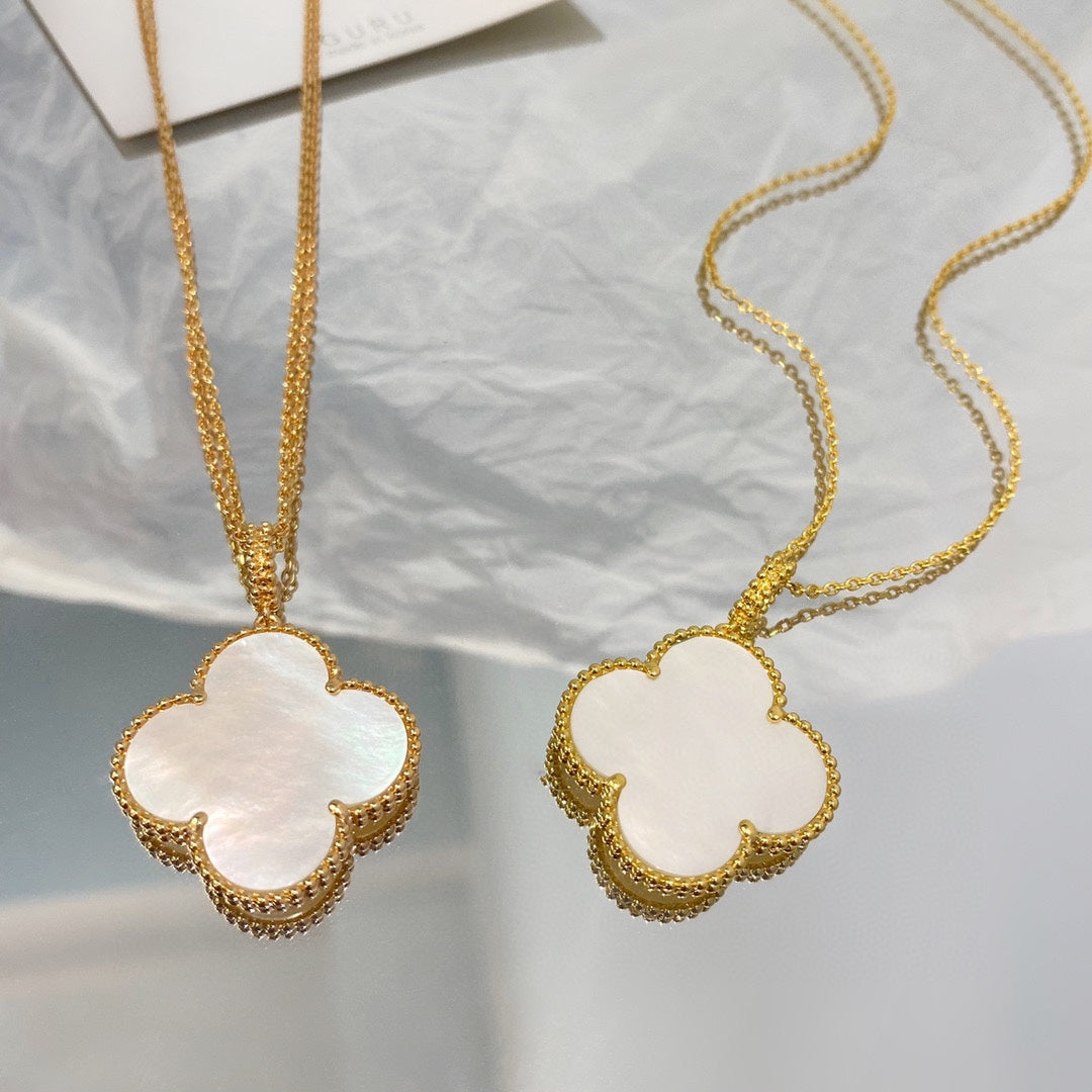 [LumiVibe]CLOVER 25MM MOP LARGE PENDANT NECKLACE