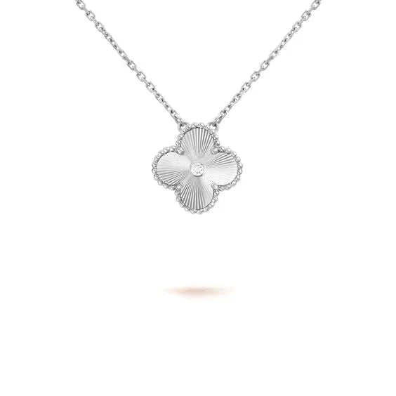 [LumiVibe]CLOVER  15MM DIAMOND LASER NECKLACE SILVER