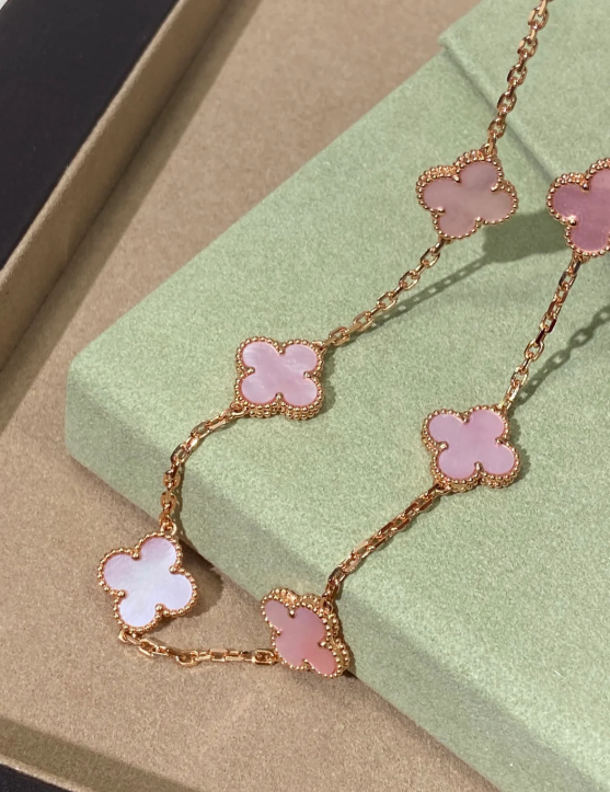[LumiVibe Jewellery] Pink Necklace with Ten Clover Designs