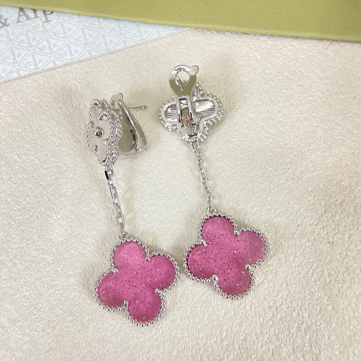 [Lumivibe]2026 NEW CLOVER 2 MOTIF  BUBBLE PINK ENAMEL