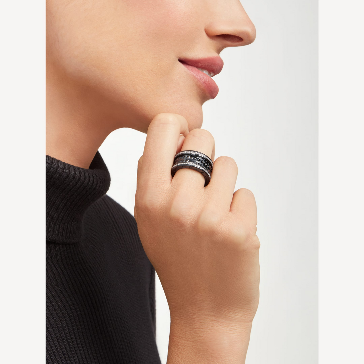 [LumiVibe]ZERO 1 ROCK FOUR-BAND BLACK CERAMIC WITH STUDDED SPIRAL AND PAVED DIAMONDS RING