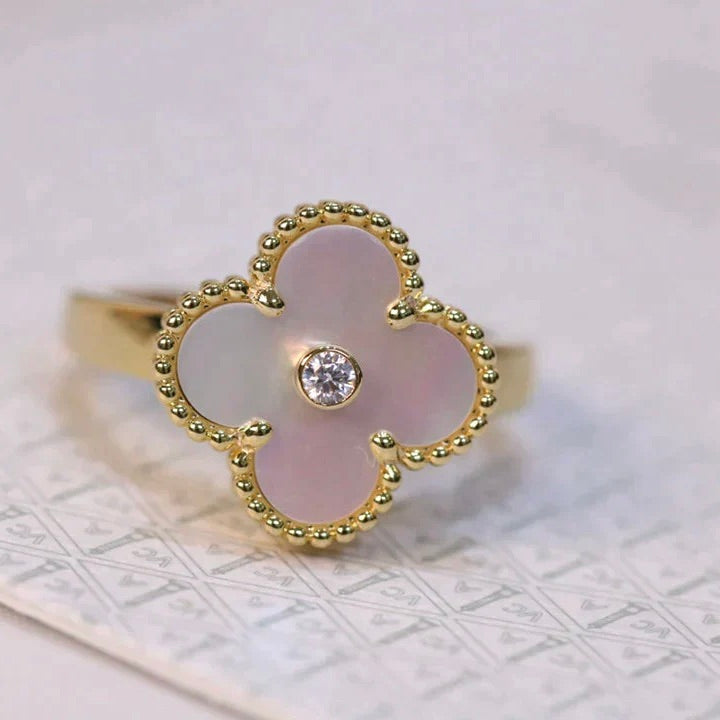 [LumiVibe]CLOVER PINK MOP RING GOLD DIAMOND