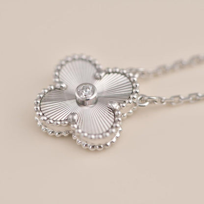 [LumiVibe]CLOVER  15MM DIAMOND LASER NECKLACE SILVER