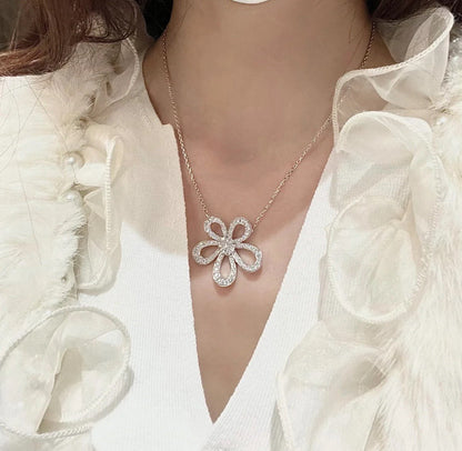 [LumiVibe]FLOWERLACE NECKLACE FULL DIAMONDS
