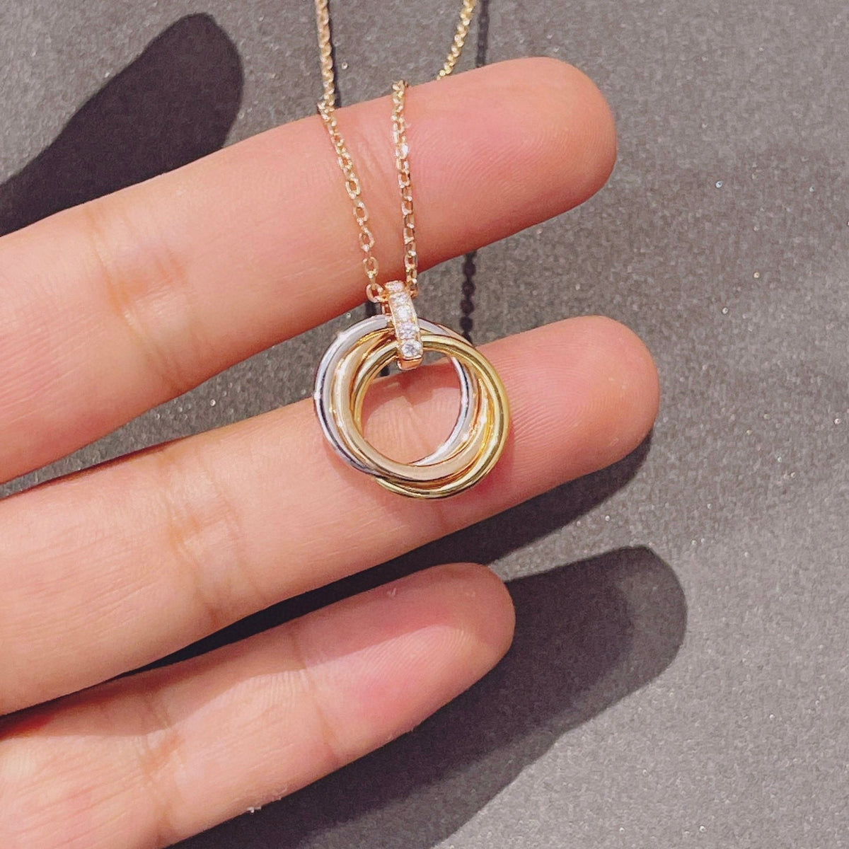 [LumiVibe]TRINITY NECKLACE GOLD  DIAMONDS
