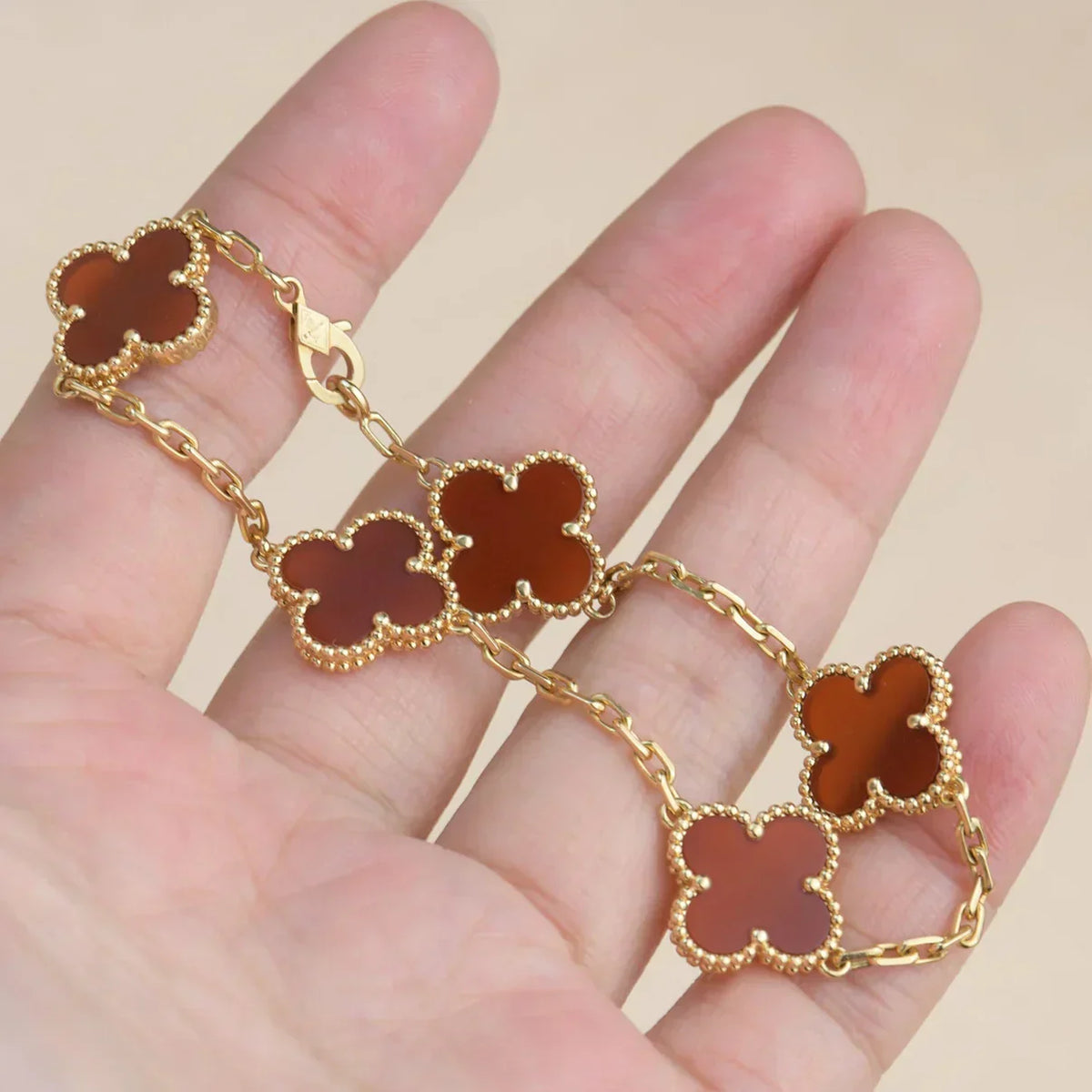 [LumiVibe] CLOVER 5 MOTIF RED CORNELIAN BRACELET COLLECTION