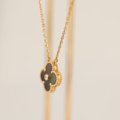 [LumiVibe]CLOVER 15MM DIAMOND AND MOTHER-OF-GREY NECKLACE