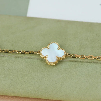 [LumiVibe]CLOVER WHITE PEARL MOP 5 MOTIF BRACELET COLLECTION