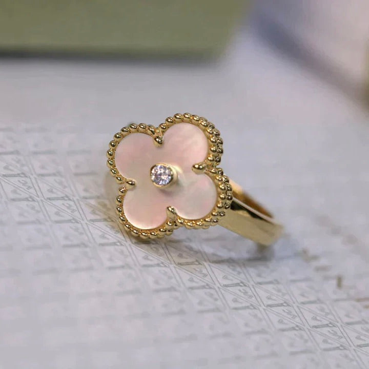 [LumiVibe]CLOVER PINK MOP RING GOLD DIAMOND