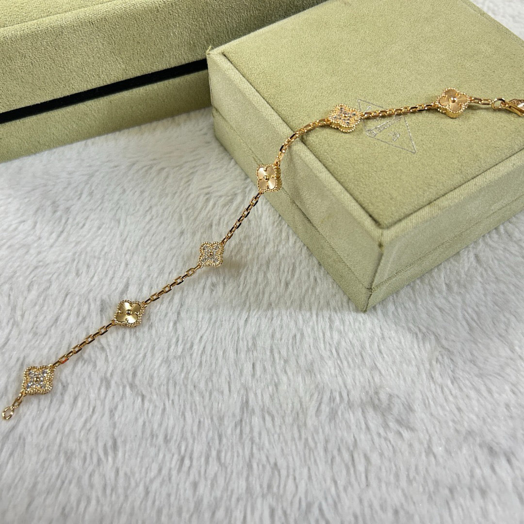 [LumiVibe]CLOVER 6 MOTIF DIAMOND LASER BRACELET