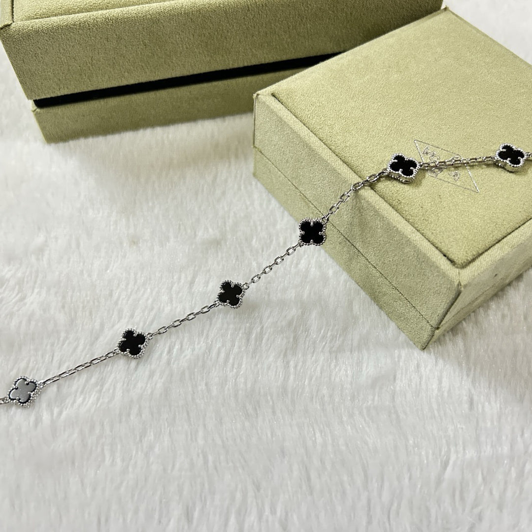 [LumiVibe]CLOVER 6 MOTIF  ONYXS BRACELET