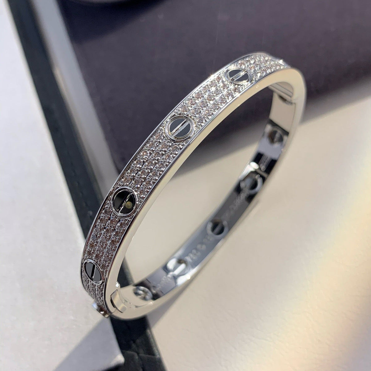 [LumiVibe]LOVE BRACELET 6.1MM DIAMOND-PAVED CERAMIC