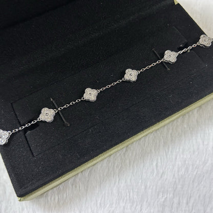 [LumiVibe]CLOVER 6 MOTIF DIAMOND BRACELET