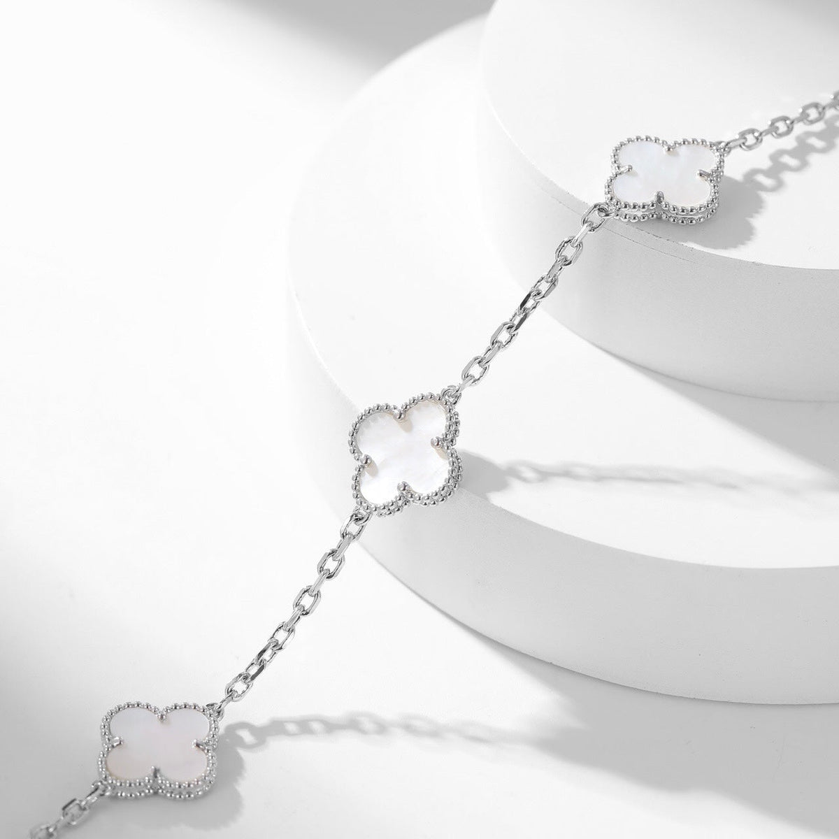 [LumiVibe]CLOVER 10 MOTIFS WHITE MOTHER OF PEARL NECKLACE