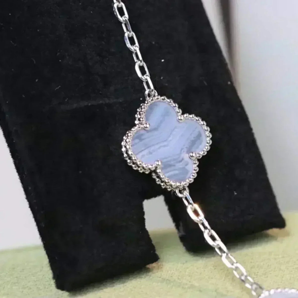 [LumiVibe] CLOVER 5 MOTIF PURPLE CHALCEDONY BRACELET COLLECTION