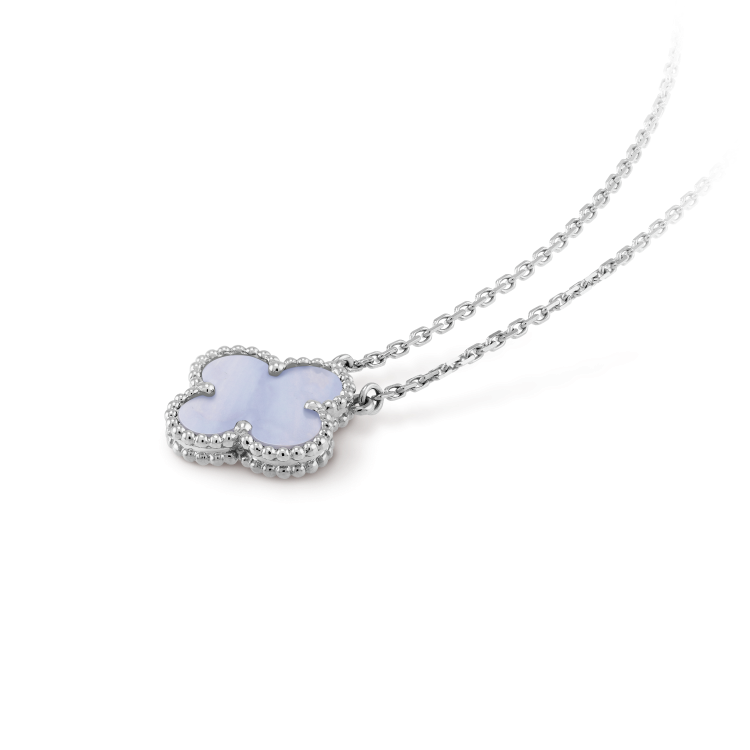 [LumiVibe]CLOVER 15MM BLUE CHALCEDONY NECKLACE SILVER