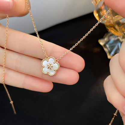 [LumiVibe]LUCKY  WHITE MOP  PLUM BLOSSOM NECKLACE