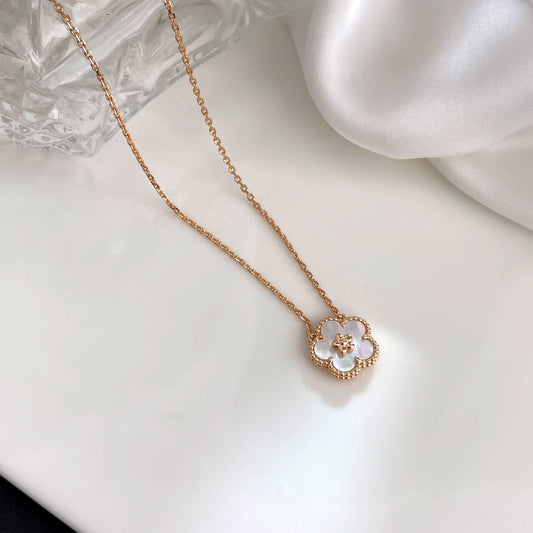 [LumiVibe]LUCKY  WHITE MOP  PLUM BLOSSOM NECKLACE