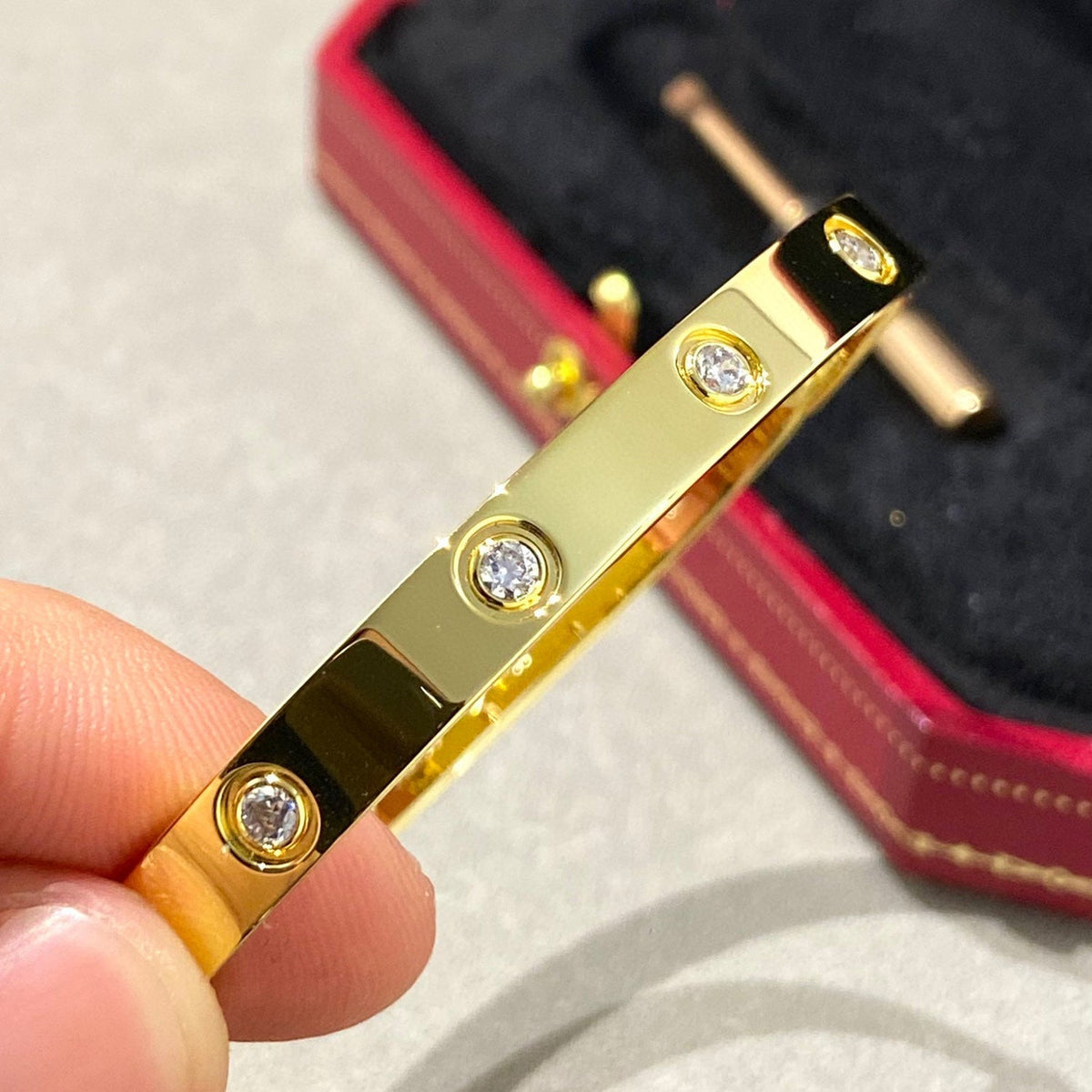 [LumiVibe]LOVE BRACELET 6.1MM 10 DIAMONDS